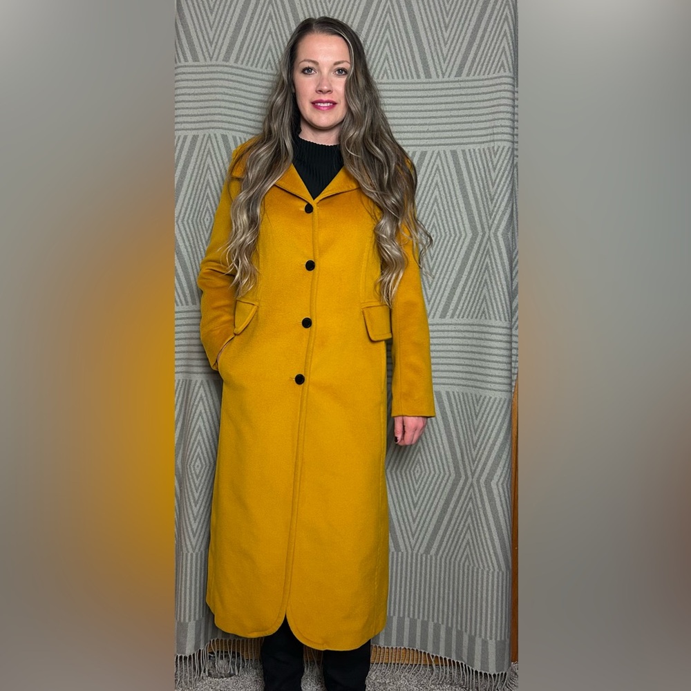 💛 MUST-HAVE STATEMENT TRENCH 💛
Tailored Mustard Yellow Long Trench Coat